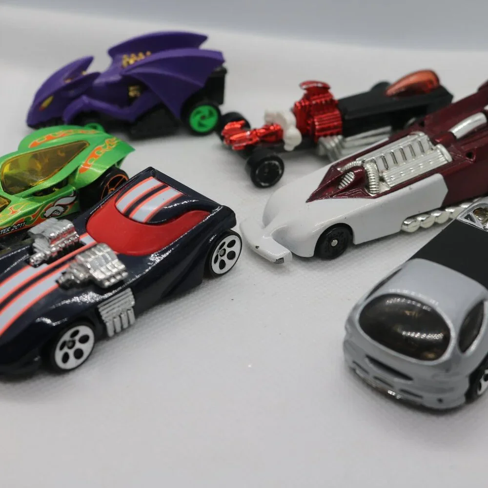 Hot Wheels lot of 6 diecast various models in good shape 1:64 scale
